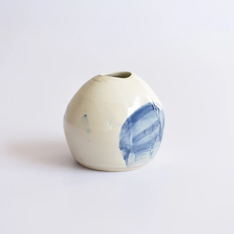Budvase M Blue swirl white 1
