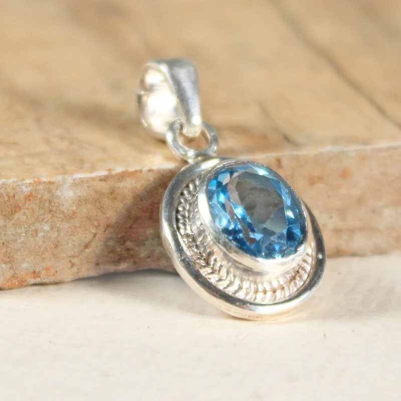 Gemstone Oval Pendant - Image 4