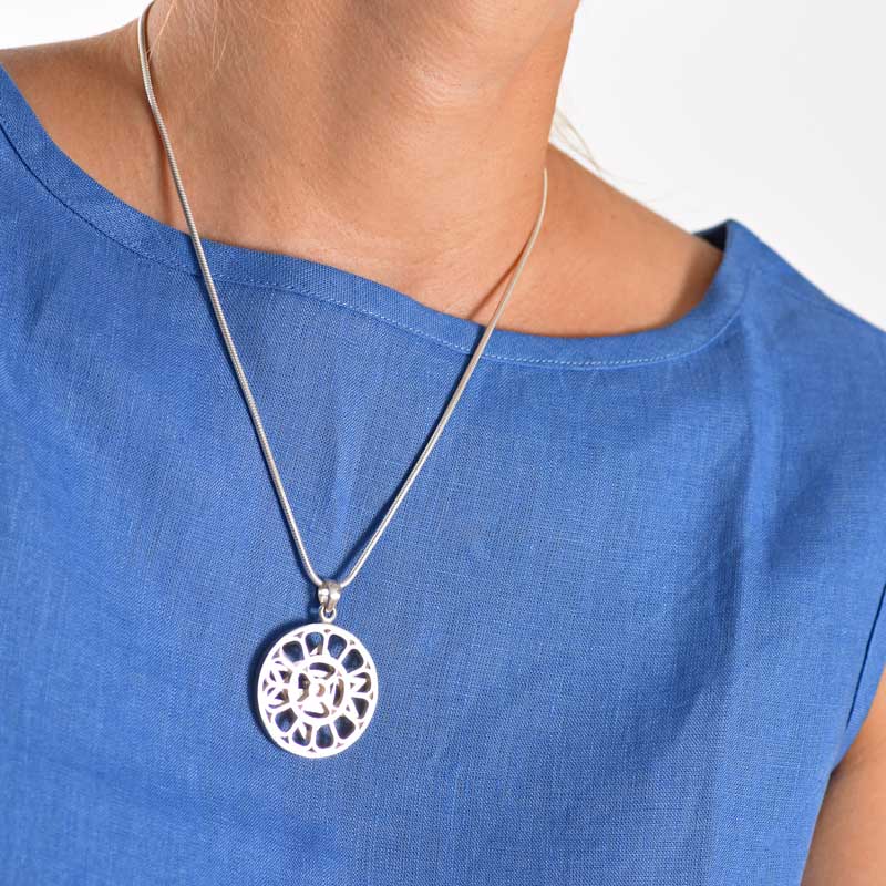 Mother and Sri Aurobindo Silver Pendant 16.5 g - Image 2