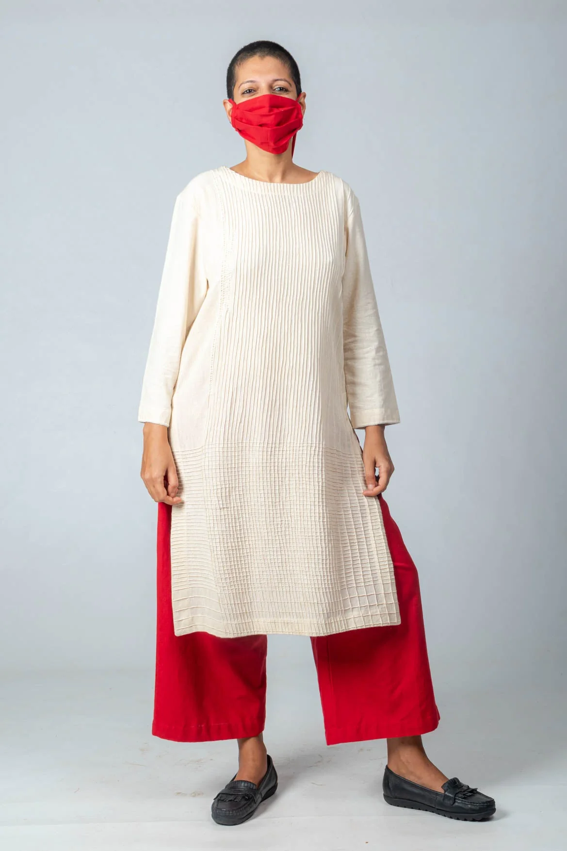 Set of 2- Natural Khadi Pintuck Kurta & Red Trousers - Image 5