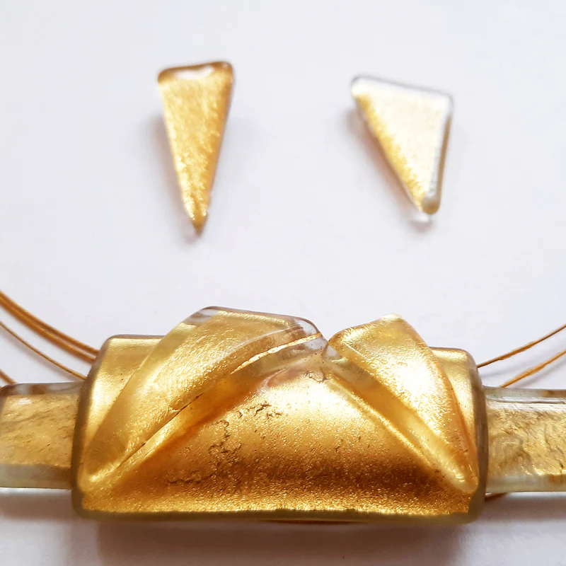 Small Gold Creation Set, Necklace and Stud Earrings - Image 3