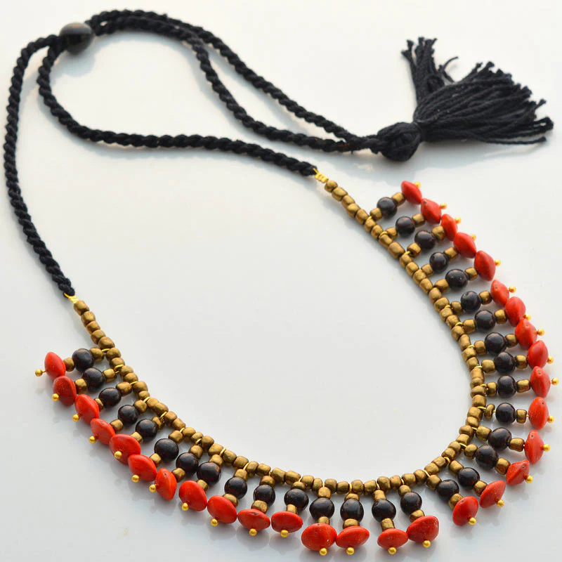 Seed Tribal Necklace with Earrings - Black and red seeds - Image 3